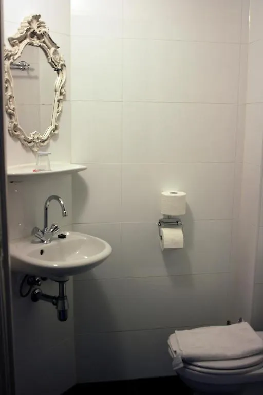 **  Hotel Verdi Amsterdam Netherlands